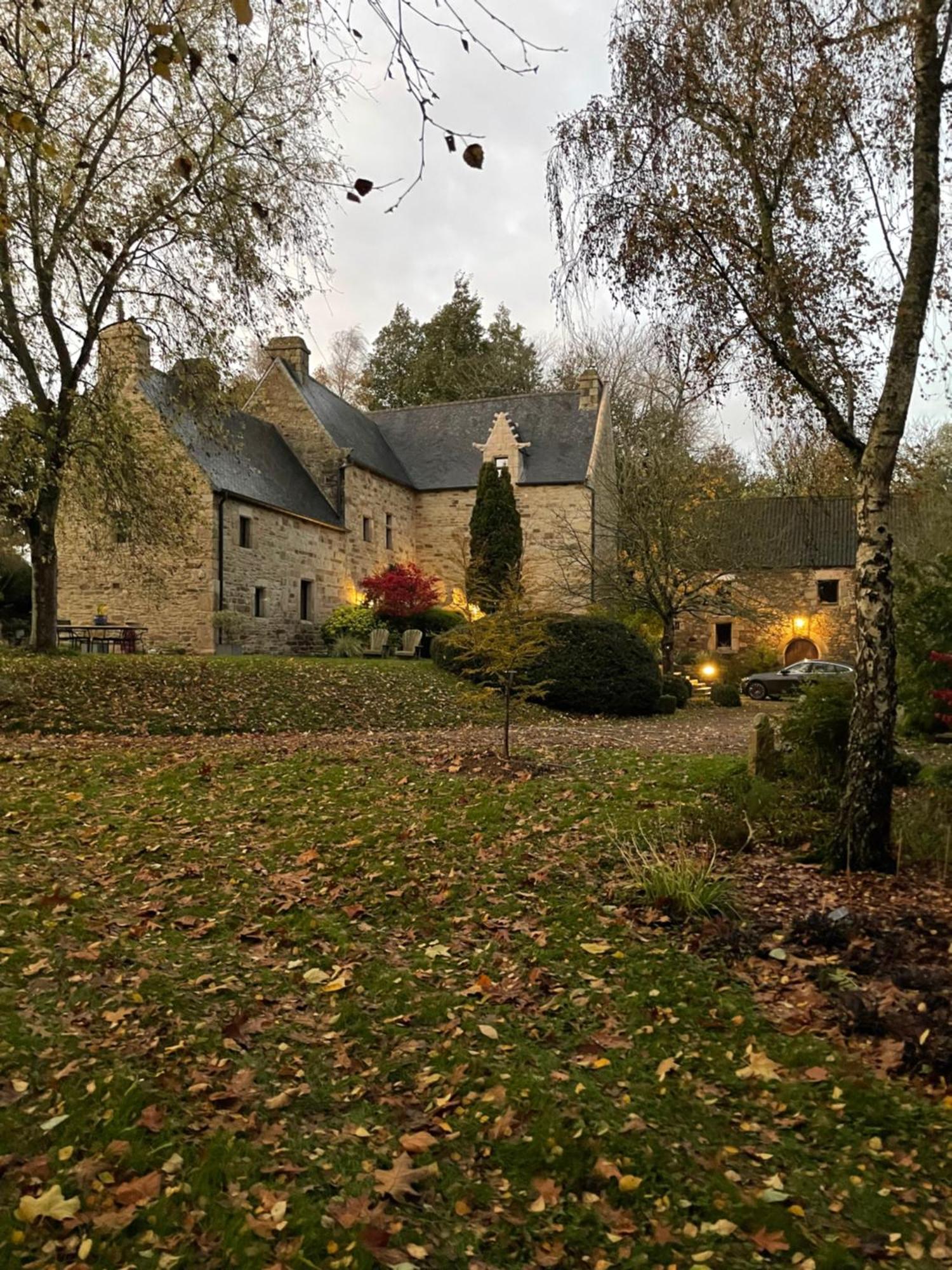 Manoir Medieval Du XV Ieme Siecle Minihy-Tréguier Esterno foto