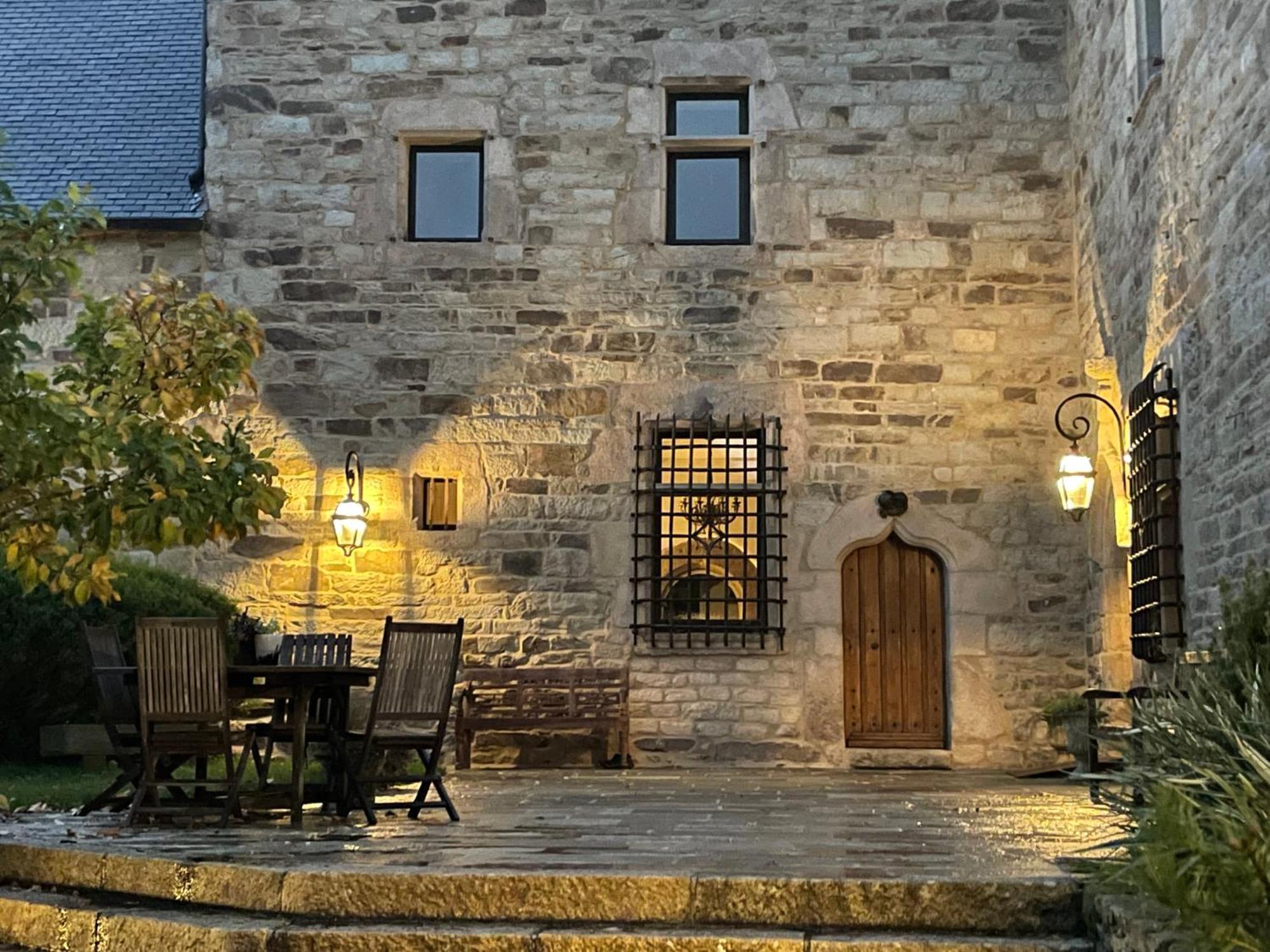 Manoir Medieval Du XV Ieme Siecle Minihy-Tréguier Esterno foto